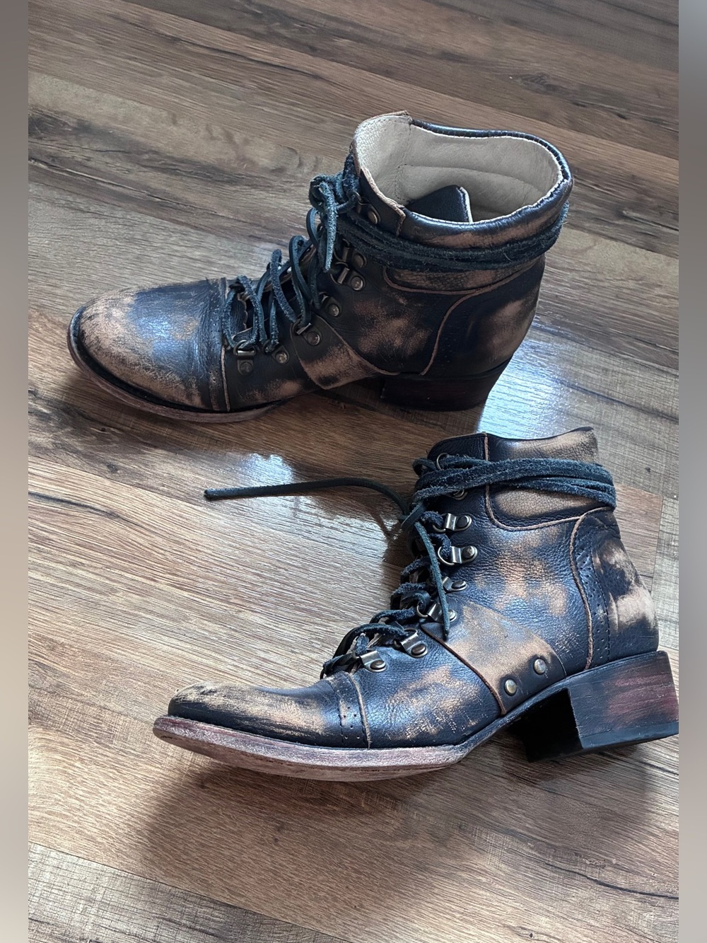 FREEBIRD by Steven   Gage  Size-8 Leather Lace Boots